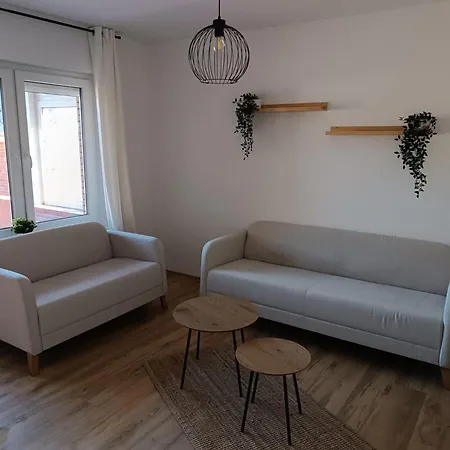 Daire Ostfriesenfischer Leezdorf